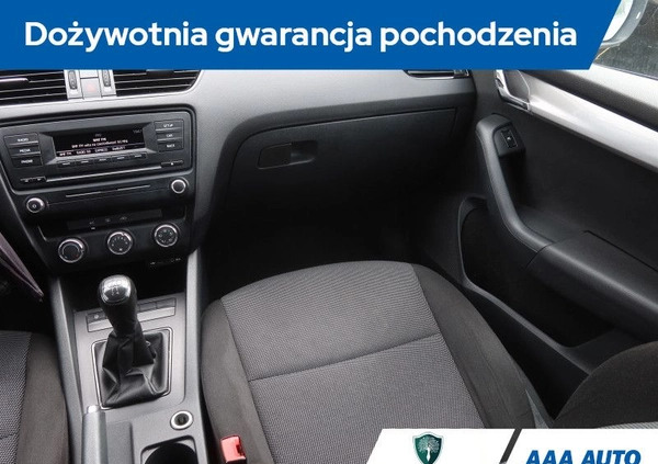 Skoda Octavia cena 28000 przebieg: 264558, rok produkcji 2014 z Trzemeszno małe 172